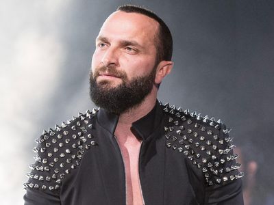 Arda Turan'la yaşadığı kavga nedeniyle çok konuşulan ünlü şarkıcı Berkay'ın bir kavgaya daha karışarak hastanelik olduğu iddia edildi