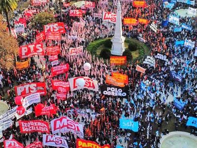 Arjantin ekonomik krizde: Dolar kuru 800'e çıkacak