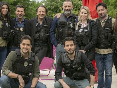 Arka Sokaklar dizisinin yıldız ismi Merve Oflaz iç çamaşırsız kamera karşısına geçince olanlar oldu: Öyle bir frikik verdi ki sosyal medyada gündem oldu