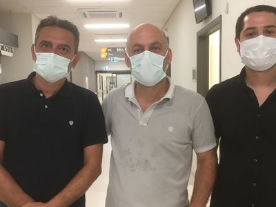 Arkadaşlarını Koronavirüs Aşısı Olmaya İkna Ediyor!