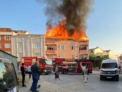 Arnavutköy'de korkunç yangın! Alevler çatıyı esir aldı: Ekipler seferber oldu