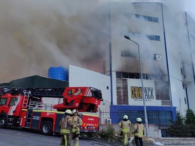 Arnavutköy’de korkutan yangın: Çok sayıda ekip bölgeye sevk edildi