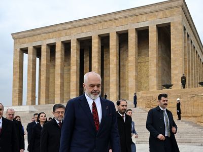 Arnavutluk Başbakanı Rama’nın ilk ziyaret adresi Anıtkabir oldu!