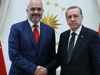 Arnavutluk Başbakanı Türkiye’ye Övgülerde Bulundu