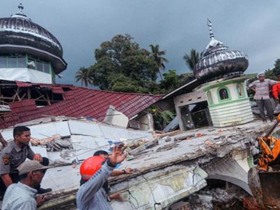 Art arda 4 deprem yaşandı! Vatandaşlar korku dolu anlar yaşadı