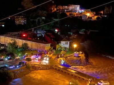 Artvin’de Şiddetli Yağış: Dere Taştı Köprüler Tıkandı