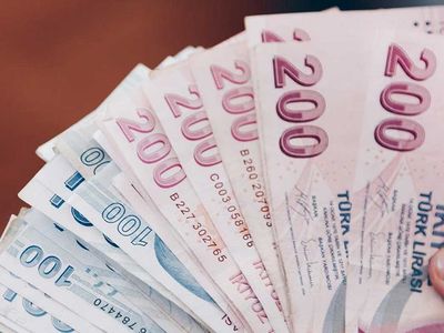 Asgari ücret 2022 temmuz zammı ne kadar olacak? Asgari Ücret Tespit Komisyonu'nun bugün zam oranı kararı alması bekleniyor: Milyonları ilgilendiren kararlarda masada olacak!