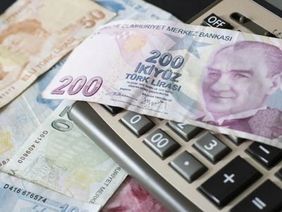 Asgari ücrete enflasyon ayarı: Ara zam rafa kalkıyor