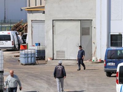 Asit Kuyusunda Facia! Fabrika Sahibi Düştü İşçiler Kurtarmaya Çalıştı