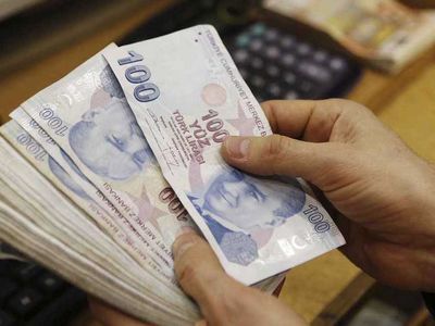 Asker ailelerini ilgilendiren gelişme: Hesaplara 1100 TL yatacak!