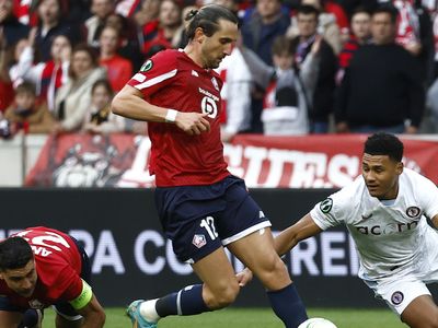 Aston Villa Lille'i penaltılarla geçti!