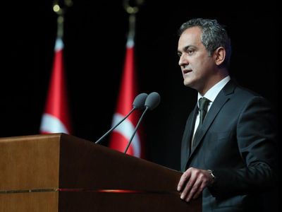 Atama bekleyen öğretmen adaylarına müjde! Bakan Özer duyurdu