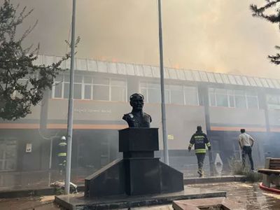 Atatürk Üniversitesinde korkutan yangın: Ekiplerin müdahalesi büyüyor