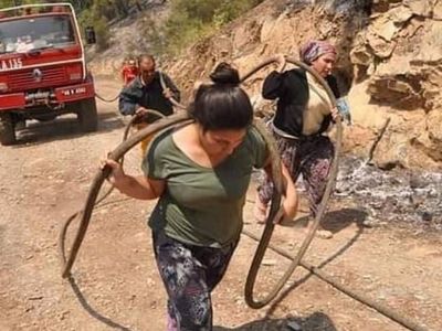Ateş Hattında Savaşan ‘Kahraman Kadınlarımız’ Nene Hatunlar Ölmedi Dedirtti!