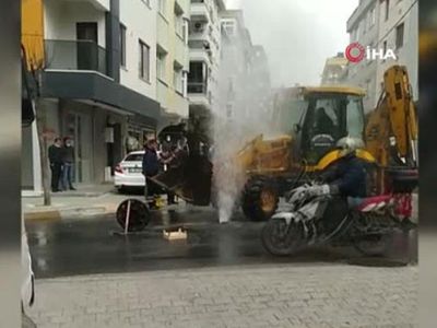 Avcılar'da İSKİ Çalışmasında Su Borusu Patladı
