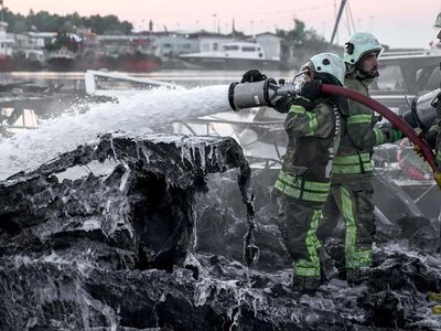 Avcılarda korkutan yangın! 7 tekne alevlere teslim oldu