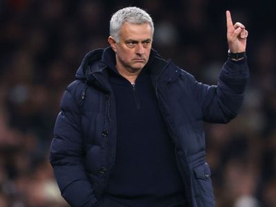 Avrupa'nın Gözü Mourinho'da: Fenerbahçe'deki Performansına Övgü Yağıyor!