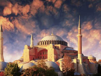 Ayasofya Camii'nde yeni düzenleme: İbadet ve kültürel ziyaretler İçin girişler ayrıldı