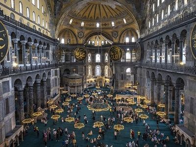 Ayasofya-i Kebir Cami-i Şerifi'ni bayramın ilk gününde 104 bin 325 kişinin akınına uğradı!