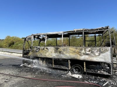 Aydın’da Seyir Halindeki Tur Aracı Alev Alev Yandı