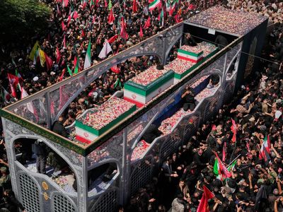 Ayetullah Hamaney’in Naaşı Kum Kentinde