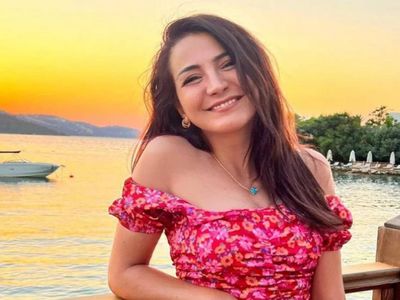 Ayşenur Parlak kimdir, nereli ve kaç yaşında? Sosyal medya fenomeni Ayşenur Parlak neden öldü? Ayşenur Parlak hayatı ve biyografisi