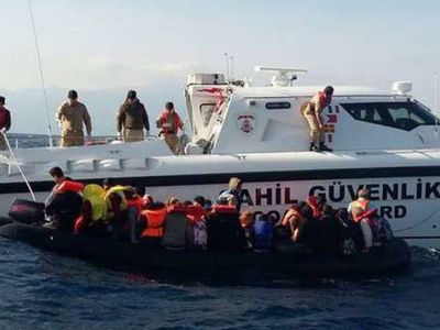 Ayvacık'ta Kaçmaya Çalışan 18 Düzensiz Göçmen Yakalandı