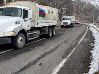 Azerbaycan yardım seline devam ediyor: 14 araçlık konvoy deprem bölgesine ulaştı