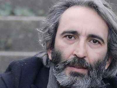 Aziz dizisinin ünlü oyuncusu Fırat Tanış eşinden ayrılır ayrılmaz yeni bir aşka yelken açtı