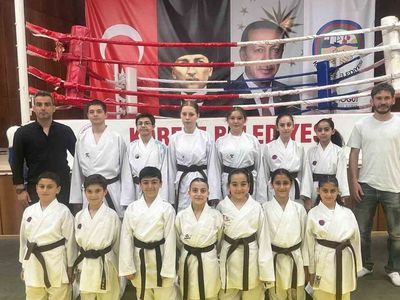 Körfez'de gençlere yönelik yaz spor okulları büyük ilgi görüyor