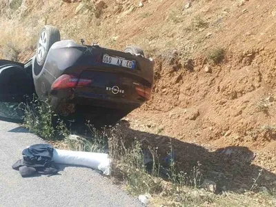 Bilecik’te trafik kazası: Otomobil takla attı, iki kişi yaralandı