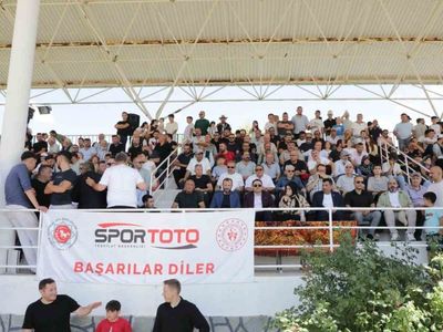 Kütahya'da rahvan at yarışları nefes kesti: 43 ilden 130'un üzerinde at şampiyonluk için koştu