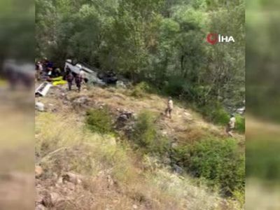 Sivas'ta minibüsün şarampole devrilmesi sonucu 10 kişi yaralandı