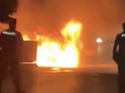 Samsun'da seyir halindeki otomobil alev aldı, çevrede panik yaşandı