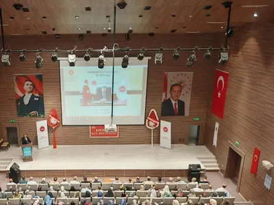 Kırıkhan'da güzel ahlak temasıyla konferans düzenlendi