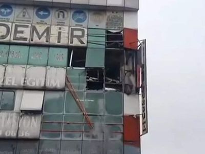 Bağcılar’da korkunç patlama: Cadde savaş alanına döndü! Yaralılar var