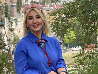 Bahar Kapıda programı sunucusu Bahar Gelir kimdir? Bahar Gelir biyografisi