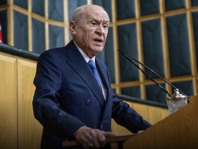 Bahçeli'den gençlere çağrı: İstikbalinizi başka milletlerin göklerinde aramayın