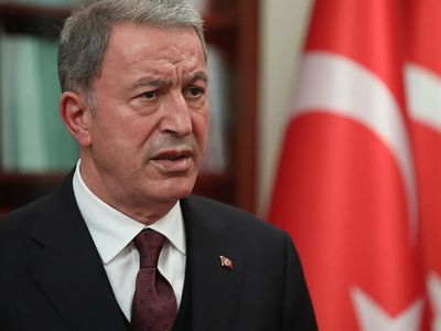 Bakan Akar Asker kışladan geç çıkarıldı iddiaları yanıt verdi: TSK görevinin başındaydı
