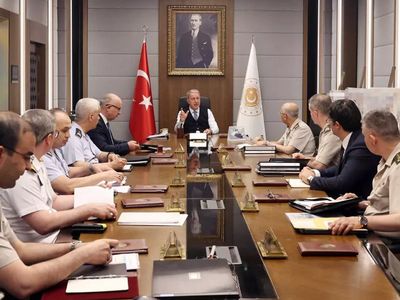 Bakan Akar'dan İsveç ve Finlandiya'ya karşı NATO mesajı!