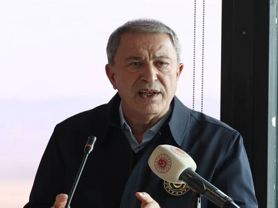 Bakan Akar’dan komşuya mesaj: Yunanistan’ın uzattığımız barış elini tutmasını bekliyoruz