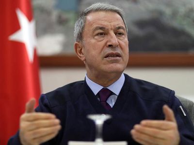 Bakan Akar'dan Yunanistan'a sert mesaj: "Yunanistan yeni maceralar peşinde koşmamalı"