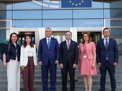 Bakan Bolat, Belçika’da uluslararası ticaret komitesi başkan yardımcısı winkler ile bir araya geldi