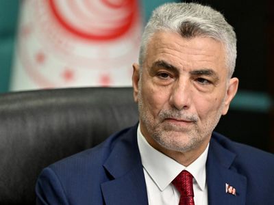 Bakan Bolat'tan stokçu ve fırsatçılara gözdağı: Heveslerini kursaklarında bırakacağız