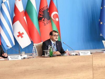 Bakan Dönmez Azerbaycan’da konuştu: Doğal gaz kapasitesini artıracağız