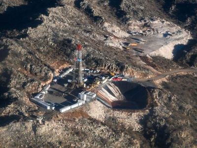 Bakan Dönmez müjdeli haberi verdi: O bölgede petrol çıkarılacak