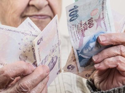 Bakan Duyurdu: Yaşlı ve Emekli Aylıkları Yatırılmaya Başlandı