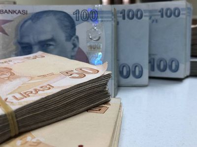 Bakan Işıkhan oran vererek açıkladı: Yeni yılda tüm maaşlara eşit zam sinyali