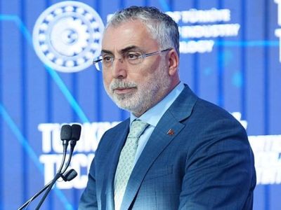 Bakan Işıkhan: "Yerli İş Gücümüzü Önceleyerek Yabancılara Çalışma İzni Veriyoruz"