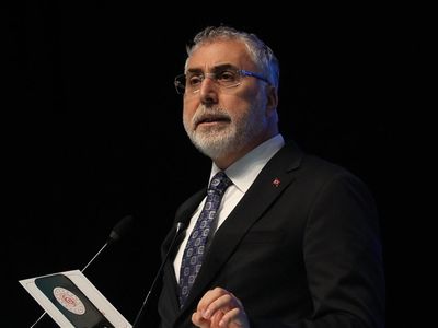 Bakan Işıkhan’dan Asgari Ücret Mesajı: Optimal bir seviyenin ortaya çıkacağına inanıyorum
